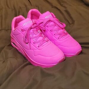 Hot Pink Skechers women's Uno